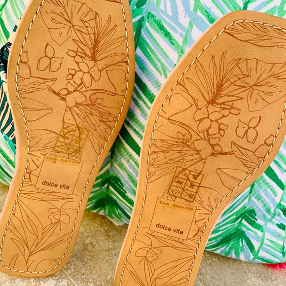 Dolce Vita Odele Palm Print Slide Sandal - Picture 4 of 5